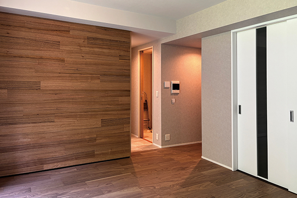 ������@�f�U�C�i�[�Y�}���V����M�@