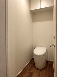 �g�C���͓Ɨ����f�R�������ł�